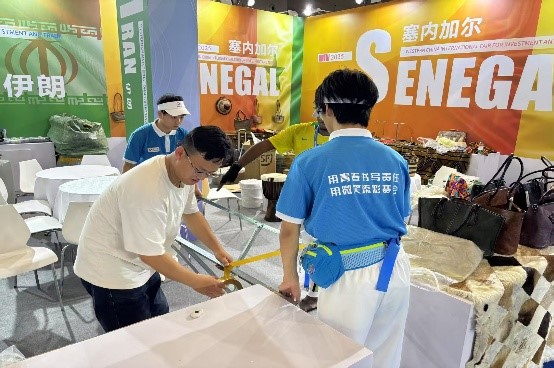 5月25日 beat365青年志愿者圆满完成第七届西洽会志愿服务工作 原图4.jpg